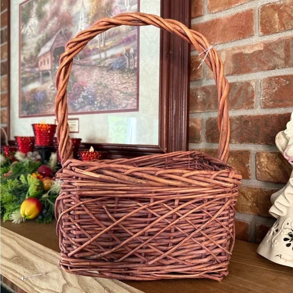 Vintage 1981 Woven Handmade Wicker Basket